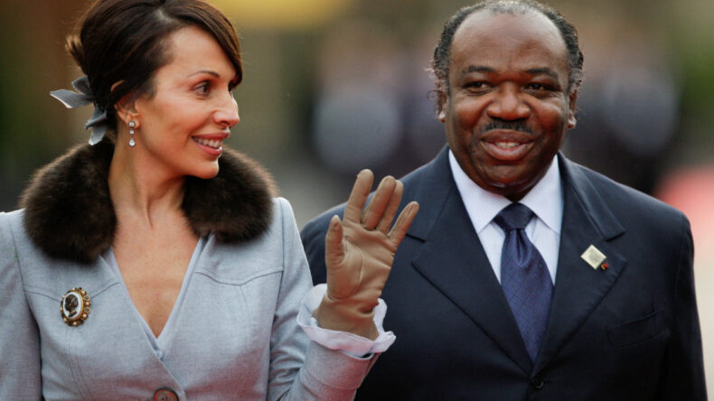 Eski Cumhurbaskanının Eşine ve Oğluna 20 Yıl Hapis Cezası