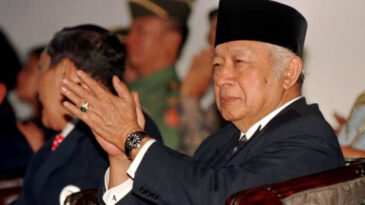 Eski Devlet Başkanı Suharto, 'Ulusal Kahraman' İlan Edildi