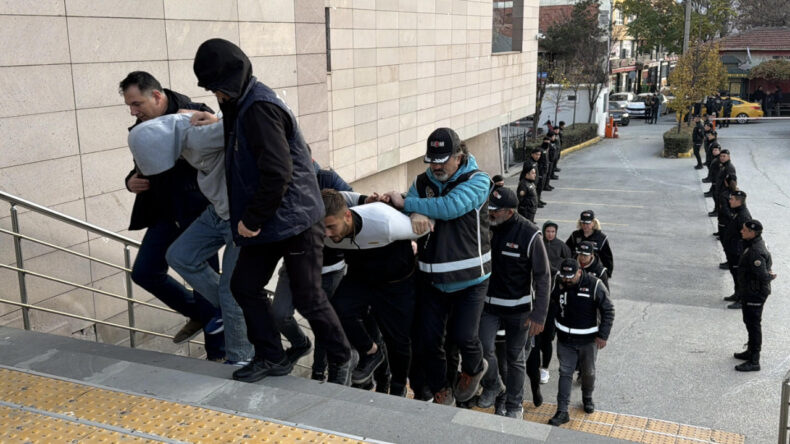 Eskişehir'de Su&ccedil; &Ouml;rg&uuml;t&uuml;ne Baskın: 20 G&ouml;zaltı