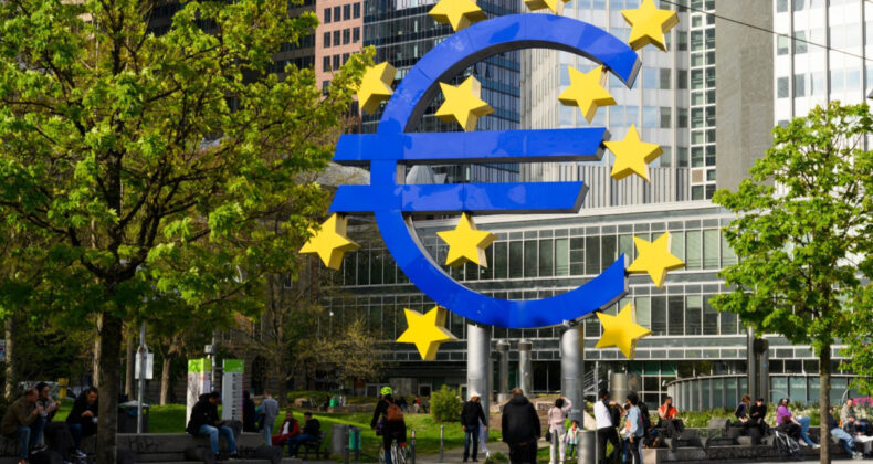 Euro B&ouml;lgesi'nde Yatırımcı G&uuml;veni Kasımda Geriledi