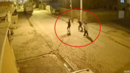 Ev Taşlanarak Camları Kırıldı