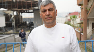 Fabrikadaki K&ouml;le D&uuml;zeni: Sarılarak Hayatlarını Kaybettiler