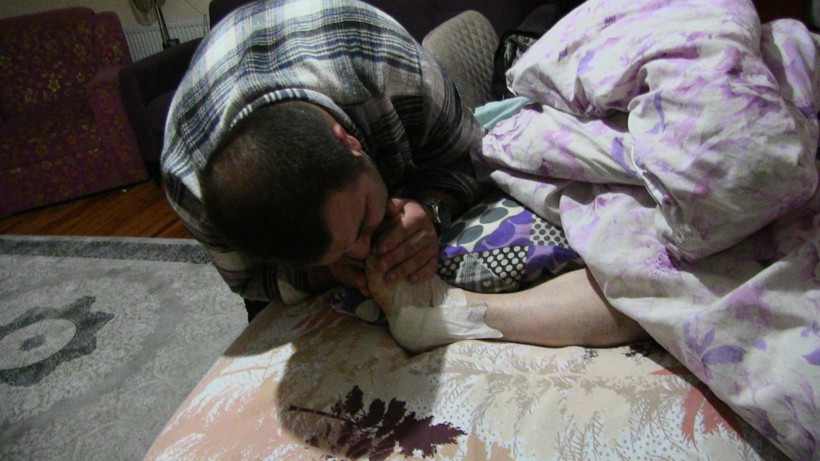 Felçli annesine bakan Aytekin Yüksek