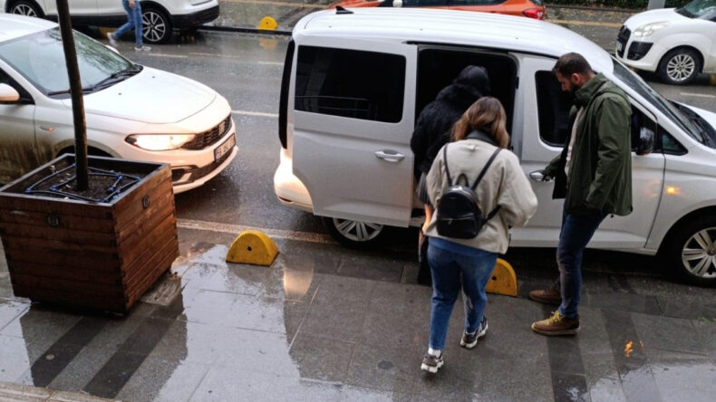 Fuhuş Operasyonunda 5 Kadın Kurtarıldı