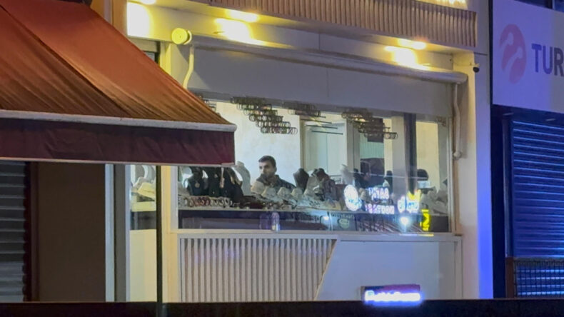 Gebze'de Tahliye Endişesi: Kuyumcu Ziynet Eşyalarını Dakikalar İçinde Boşalttı