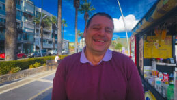 Ge&ccedil;irdiği Kazalarla Dikkat &Ccedil;eken Mehmet &Ouml;vet: 'Hala &Ouml;lmedin Mi?'