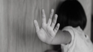 Gen&ccedil; Kıza 7 Yıl S&uuml;ren K&acirc;bus: Amcası, Eniştesi ve Komşusu Yargılanıyor