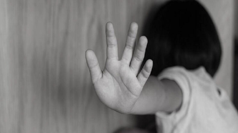 Gen&ccedil; Kıza 7 Yıl S&uuml;ren K&acirc;bus: Amcası, Eniştesi ve Komşusu Yargılanıyor