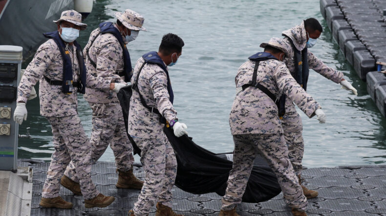 Göçmen Teknesinin Batması: 21 Kişi Hayatını Kaybetti