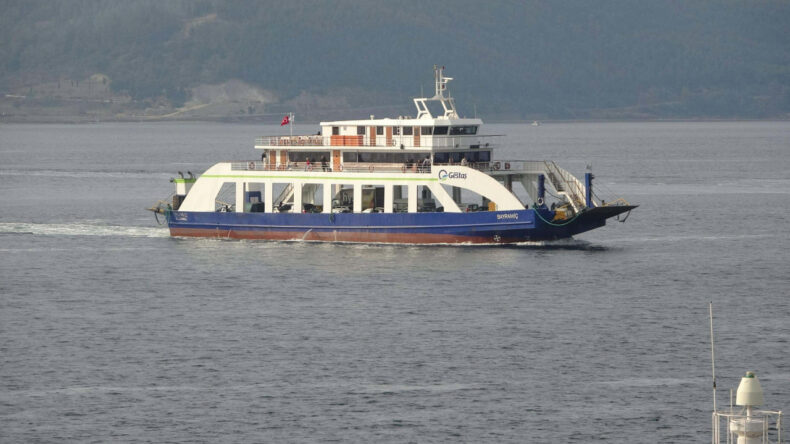 Gökçeada ve Bozcaada'da Bazı Feribot Seferleri İptal Edildi
