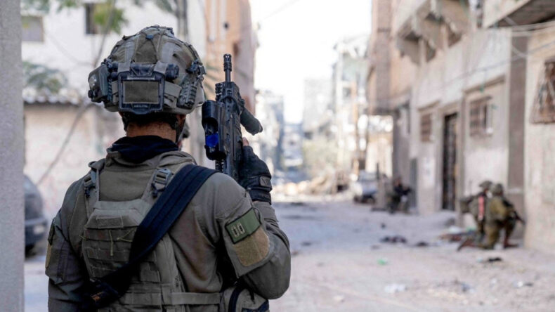 Hamas, İsrailli askerin cenazesini teslim etti