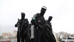 Hamas, &Uuml;&ccedil; Esirin Cenazesini İsrail'e Teslim Etti
