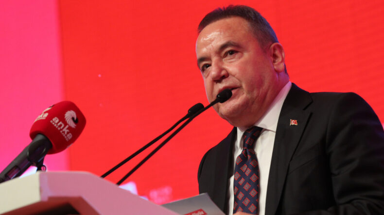 Hastaneye Kaldırılan Muhittin Böcek Tekrar Cezaevine Gönderildi