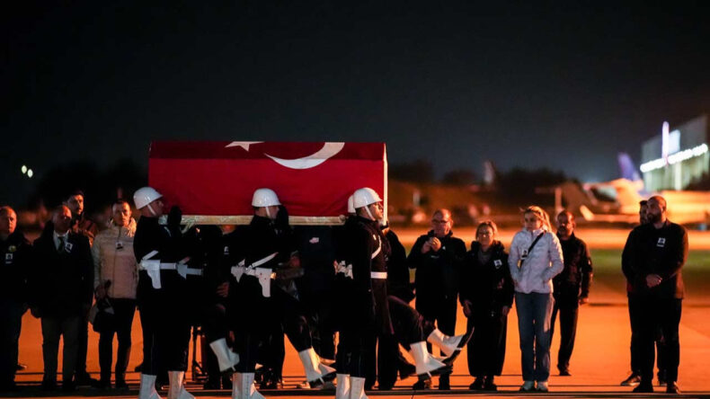 Hırvatistan'da Uçak Kazasında Hayatını Kaybeden Pilot Hasan Bahar'ın Cenazesi İstanbul'a Getirildi