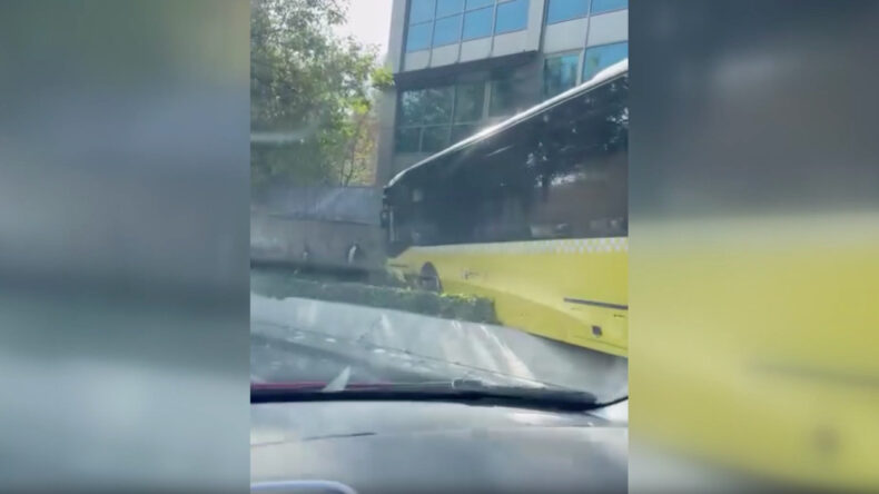 İETT Şoförü Direksiyon Başında Kalp Krizi Geçirdi