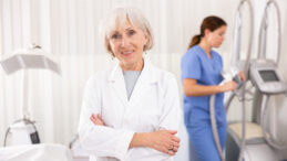 İngiltere Sağlık Bakanı: Sağlık Çalışanları Irkçılığa Maruz Kalıyor