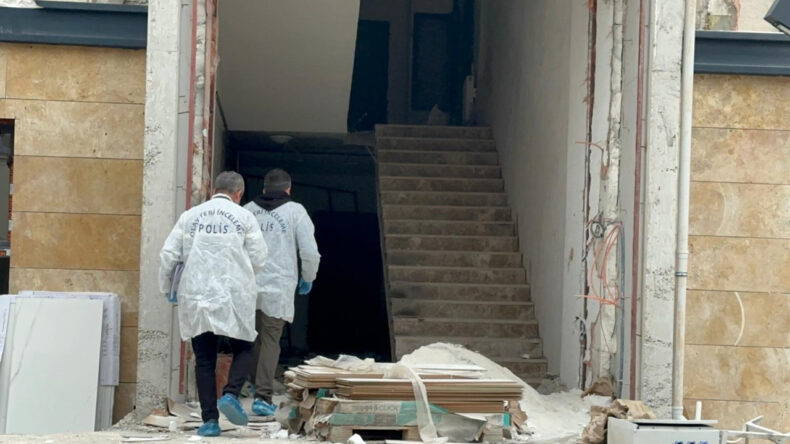 İnşatta Facia: Bir İş&ccedil;i Hayatını Kaybetti, &Uuml;&ccedil; Kişi Hastaneye Kaldırıldı