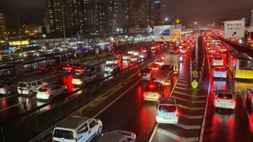 İstanbul Trafiğinde Ara Tatil Yoğunluğu