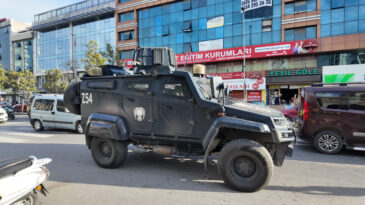 İstanbul'da Otele El Bombası Saldırısı