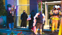 İstanbul'daki 27 Katlı Otelde Yangın &Ccedil;ıktı