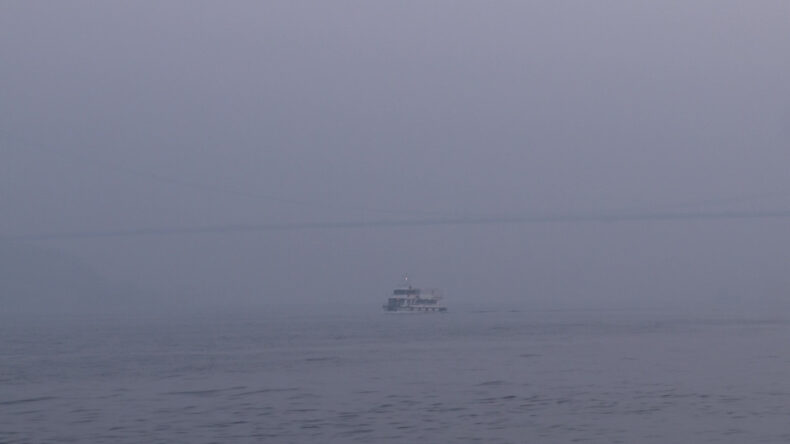 İstanbul'u Saran Sis, Trafikte Zorluklar Yarattı