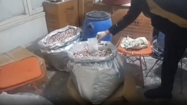 İstanbul&rsquo;da Zehir Tacirlerine Operasyon: 150 Bin Sentetik Hap Ele Ge&ccedil;irildi