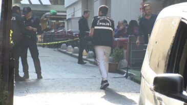 İstiklal Caddesi'nde G&uuml;r&uuml;lt&uuml; Anlaşmazlığı Kanlı Sona Erdi
