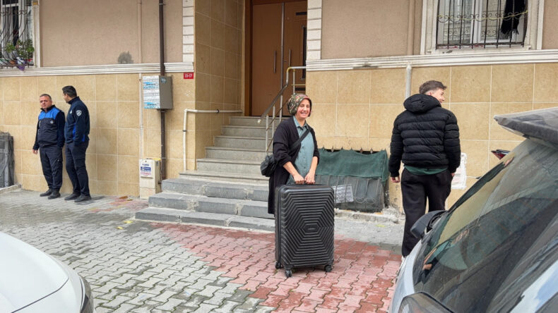 İstinat Duvarı &Ccedil;&ouml;kt&uuml;, İki Bina Hasar G&ouml;rd&uuml;