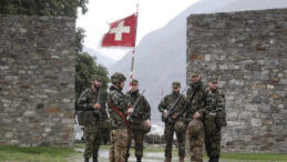 İsvi&ccedil;re'de Kadınlar İ&ccedil;in Askerlik ve Zenginlere Vergi Referandumu