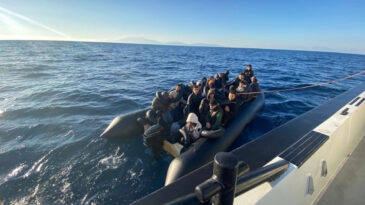 İzmir A&ccedil;ıklarında 63 G&ouml;&ccedil;men Yakalandı