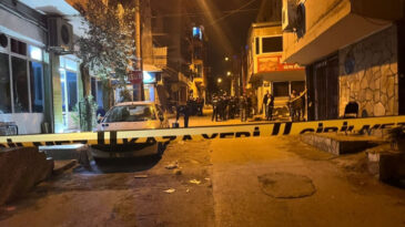 İzmir&rsquo;de sokak ortasında işlenen cinayete 4 tutuklama