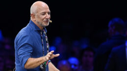 Jeff Bezos, İş Hayatına Geri D&ouml;n&uuml;yor