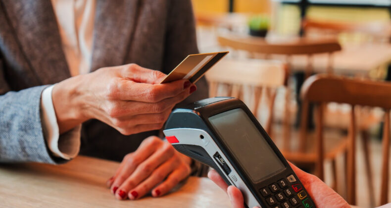 Kartlı &Ouml;demeler Ekimde 2,2 Trilyon Lirayı Aştı