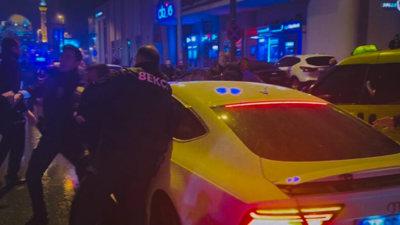 Kavga sokağa taştı, linçten polis kurtardı