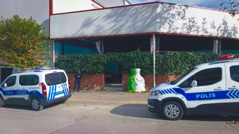 Kayınpederi kahvede okey oynarken yakaladı, dövdü