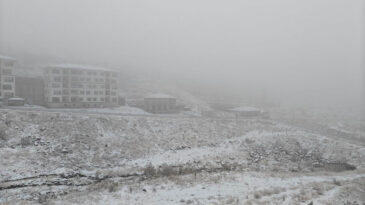Kayseri&rsquo;nin y&uuml;ksek kesimlerine kar yağdı