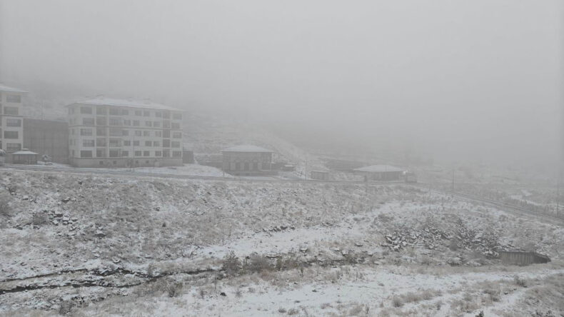 Kayseri’nin yüksek kesimlerine kar yağdı
