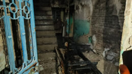 Kendi Evini Ateşe Verdi