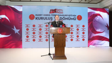 KKTC, 42. Yıld&ouml;n&uuml;m&uuml;n&uuml; Coşkuyla Kutladı