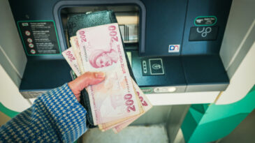 Konya'da 30 Bin &Uuml;niversite &Ouml;ğrencisine Burs Verilecek