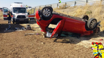 Konya'da Devrilen Ara&ccedil;ta 1 Kişi Hayatını Kaybetti, 2 Kişi Yaralandı
