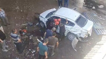 K&ouml;pr&uuml;den D&uuml;şen Otomobil: İki Yaralı