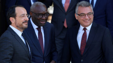 Kritik Kıbrıs G&ouml;r&uuml;şmesinin Sonu&ccedil;ları: 10 Maddelik &Ccedil;&ouml;z&uuml;m Paketi Masada