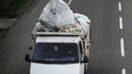 Kur'an-ı Kerim Sayfaları Yolda Bulundu, İki Kişi G&ouml;zaltında