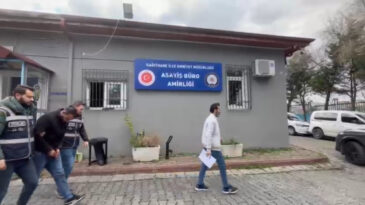 K&uuml;f&uuml;rleşme Cinayeti: Sırtından Bı&ccedil;akladı, Başını Yere Vurdu