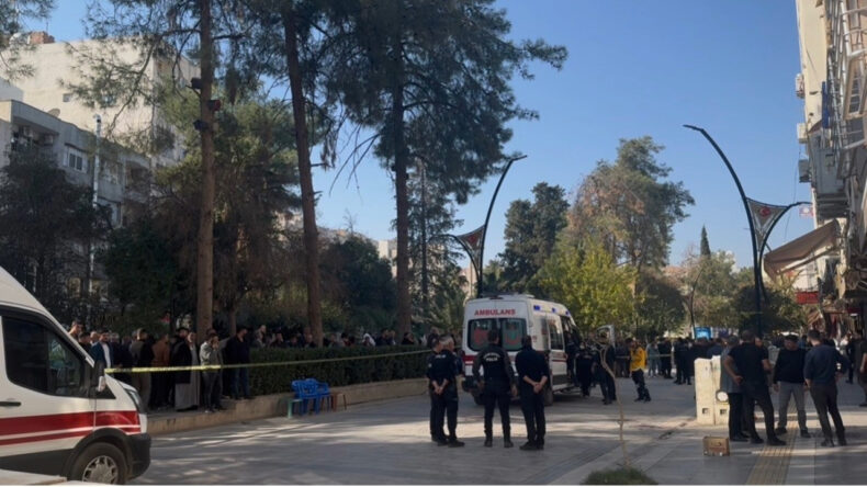 Kuyumcular Arasında Taşlı ve Sopalı Kavga