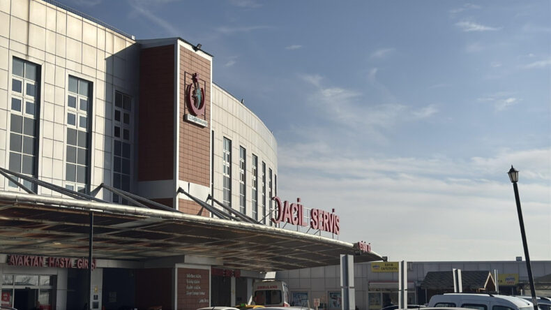 Lise &Ouml;ğrencisi Zehirlenme Ş&uuml;phesiyle Hastaneye Kaldırıldı