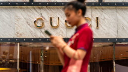 L&uuml;ks T&uuml;ketim &Ccedil;in'e Geri D&ouml;nd&uuml;