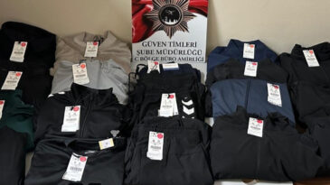 Mağaza mağaza gezip bir milyon liralık kıyafet &ccedil;aldılar