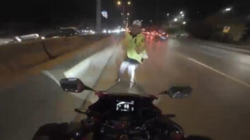 Maltepe'de Motosiklet Trafik Polisine &Ccedil;arptı